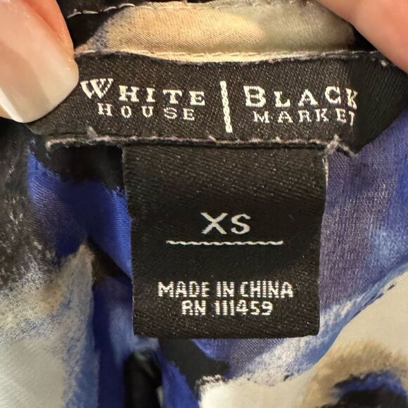 White House Black Market Top Blue White Floral Long Sleeve Blouse. Extra Small - Picture 8 of 12